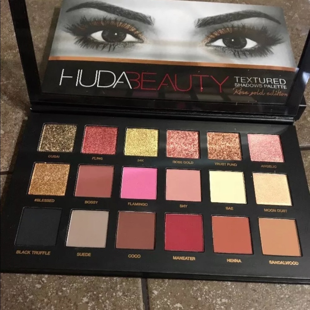 Huda Beauty Rose Gold Palette